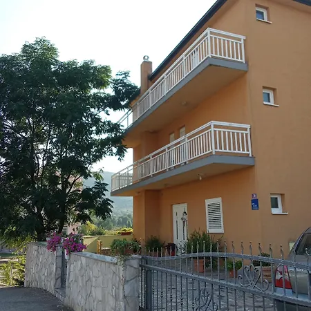 D & J Pansion ゲストハウス *